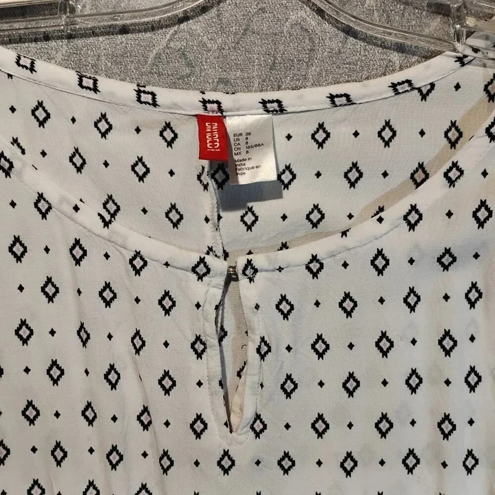 H & M Divided White with Black Diamonds 1/4 Sleeve Blouse Size 8 - Picture 2 of 10